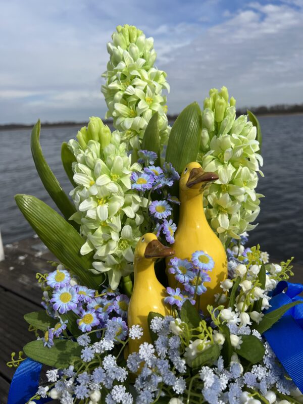 Wiosenny stroik z żółtymi kaczuszkami ''Spring Breeze'' - obrazek 2